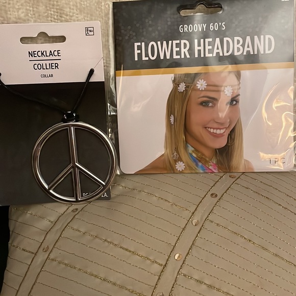 Suit Yourself Costume Co. Groovy 60’s Flower Headband&Peace Necklace Bundle.NWT - Picture 6 of 6